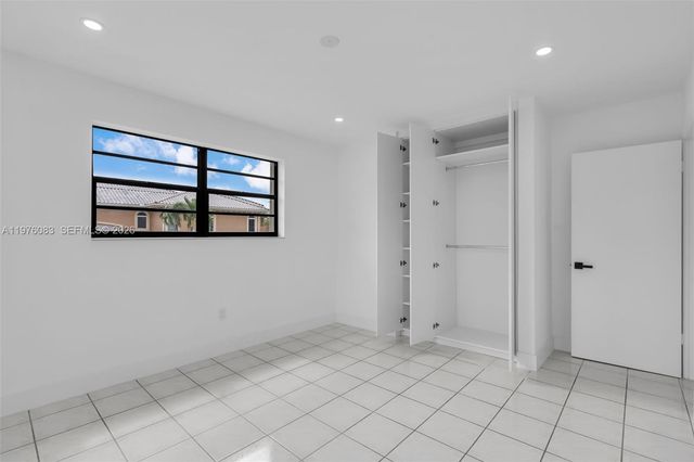 1005 W 36th Pl, Hialeah, FL 33012