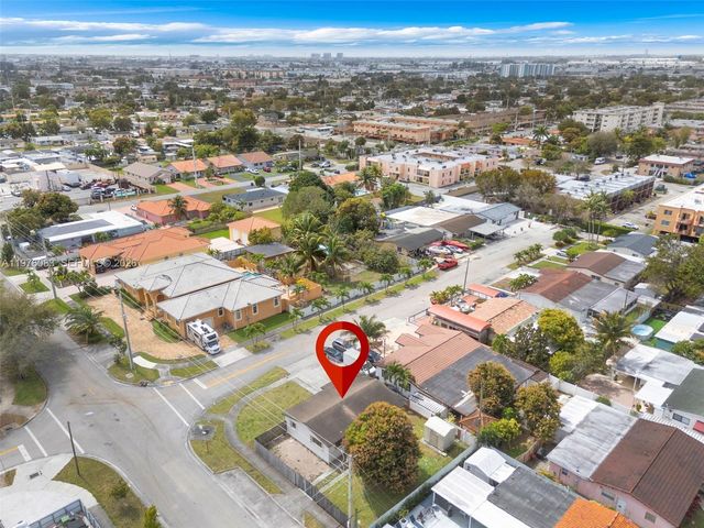 1005 W 36th Pl, Hialeah, FL 33012
