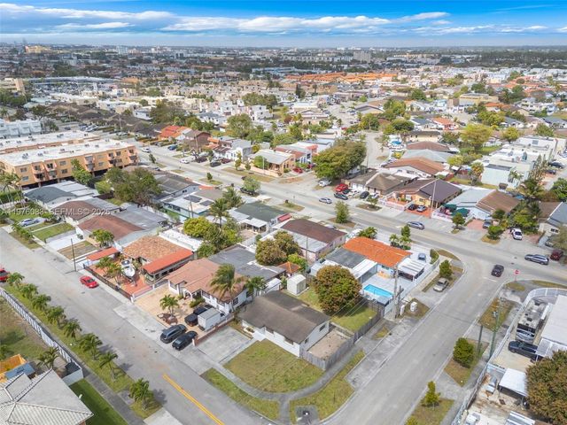 1005 W 36th Pl, Hialeah, FL 33012