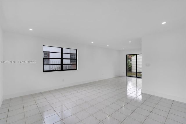 1005 W 36th Pl, Hialeah, FL 33012