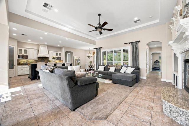 2206 Ribble Valley Drive, Bakersfield, CA 93311