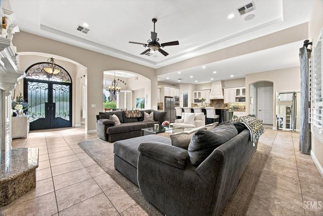 2206 Ribble Valley Drive, Bakersfield, CA 93311
