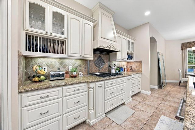 2206 Ribble Valley Drive, Bakersfield, CA 93311