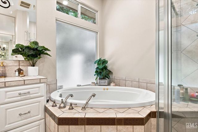 2206 Ribble Valley Drive, Bakersfield, CA 93311