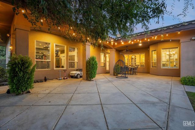 2206 Ribble Valley Drive, Bakersfield, CA 93311