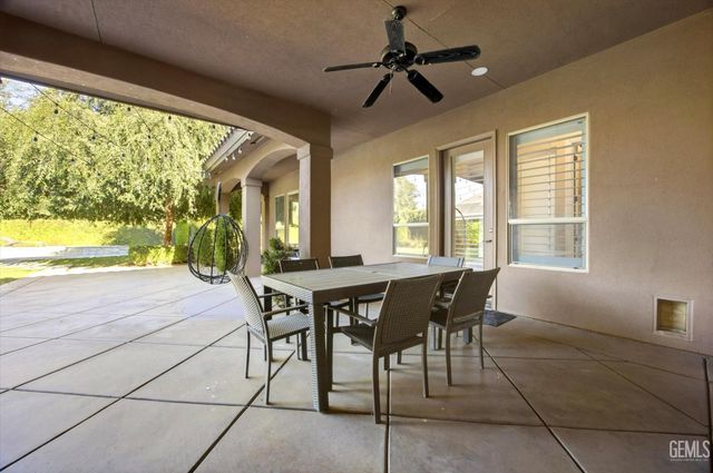 2206 Ribble Valley Drive, Bakersfield, CA 93311