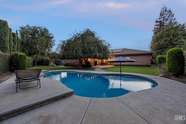 2206 Ribble Valley Drive, Bakersfield, CA 93311