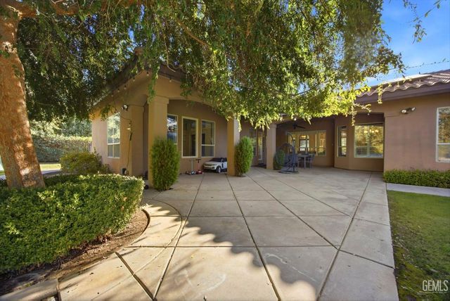 2206 Ribble Valley Drive, Bakersfield, CA 93311