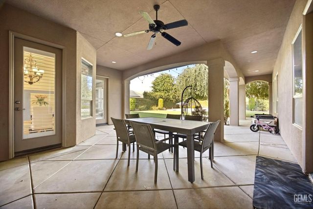 2206 Ribble Valley Drive, Bakersfield, CA 93311