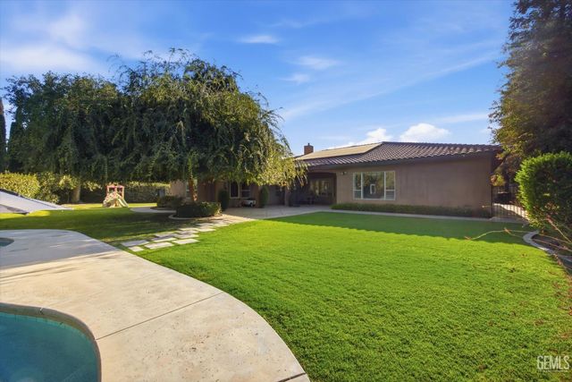 2206 Ribble Valley Drive, Bakersfield, CA 93311