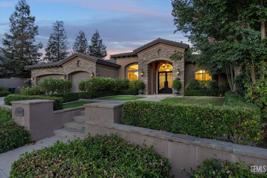 2206 Ribble Valley Drive, Bakersfield, CA 93311