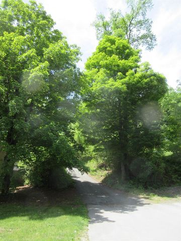 90 Wilsons Woods Road, Brattleboro, VT 05301
