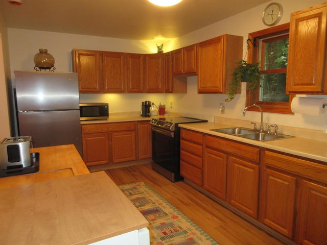 90 Wilsons Woods Road, Brattleboro, VT 05301