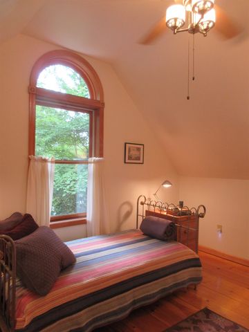 90 Wilsons Woods Road, Brattleboro, VT 05301