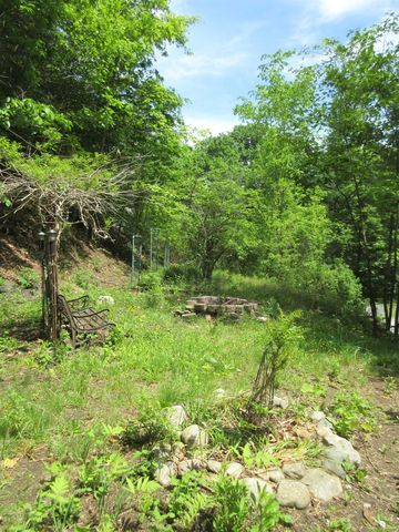 90 Wilsons Woods Road, Brattleboro, VT 05301