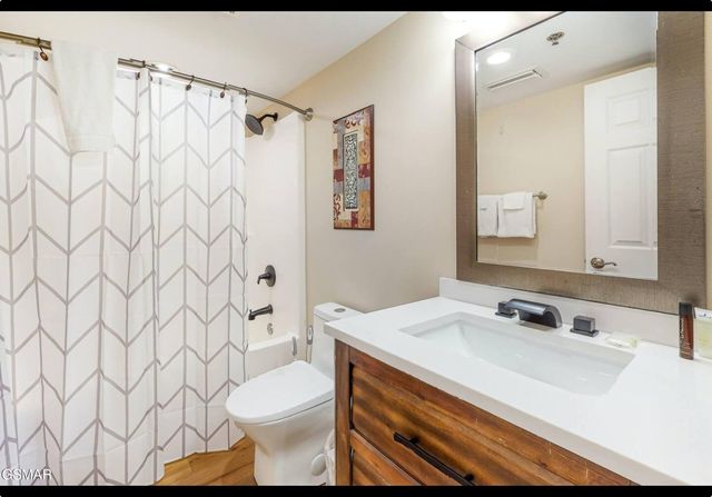 503 Dollywood Lane, Pigeon Forge, TN 37863