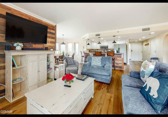 503 Dollywood Lane, Pigeon Forge, TN 37863