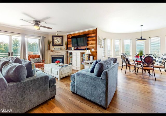 503 Dollywood Lane, Pigeon Forge, TN 37863