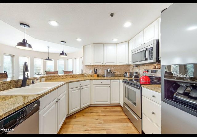 503 Dollywood Lane, Pigeon Forge, TN 37863