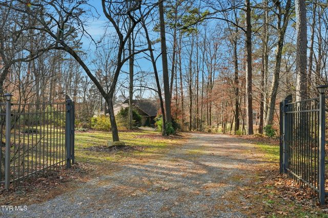 1804 Cherokee Drive, Bean Station, TN 37708