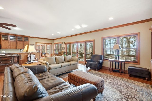 1804 Cherokee Drive, Bean Station, TN 37708