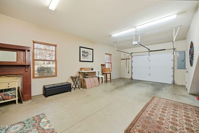 1804 Cherokee Drive, Bean Station, TN 37708