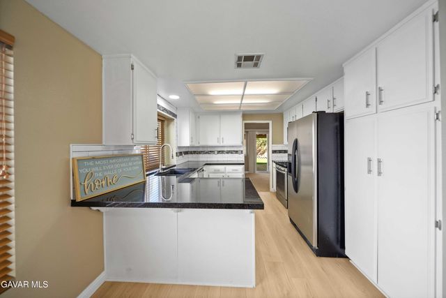 44202 W Halcom Avenue, Lancaster, CA 93536