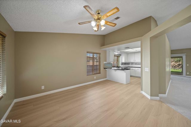 44202 W Halcom Avenue, Lancaster, CA 93536