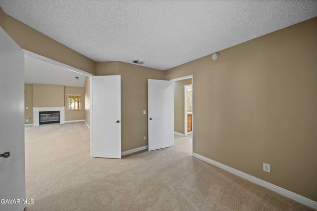 44202 W Halcom Avenue, Lancaster, CA 93536