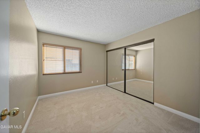 44202 W Halcom Avenue, Lancaster, CA 93536