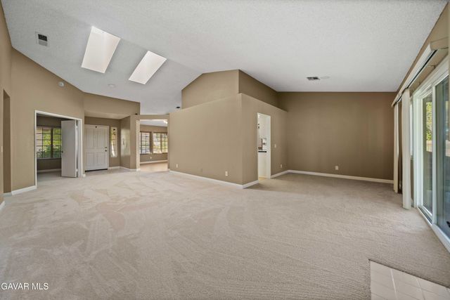 44202 W Halcom Avenue, Lancaster, CA 93536