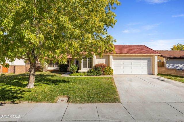 44202 W Halcom Avenue, Lancaster, CA 93536