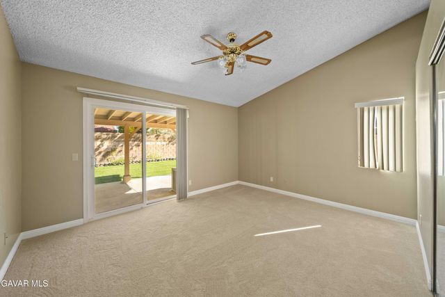 44202 W Halcom Avenue, Lancaster, CA 93536