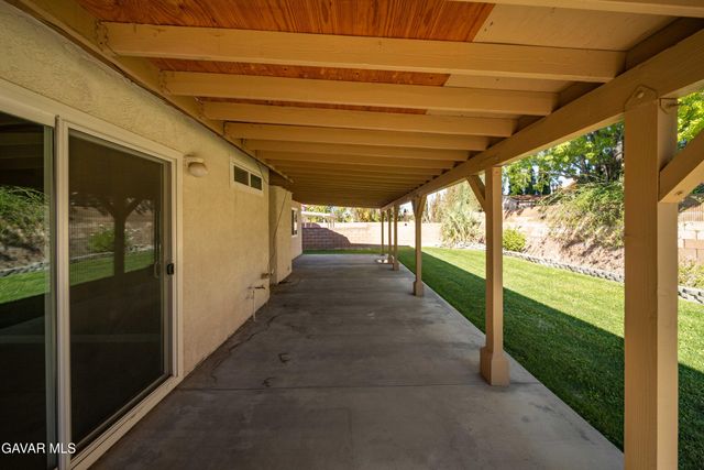 44202 W Halcom Avenue, Lancaster, CA 93536