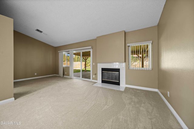 44202 W Halcom Avenue, Lancaster, CA 93536