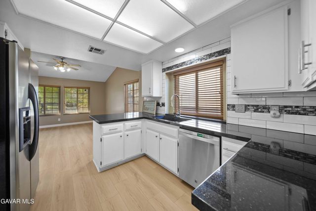 44202 W Halcom Avenue, Lancaster, CA 93536