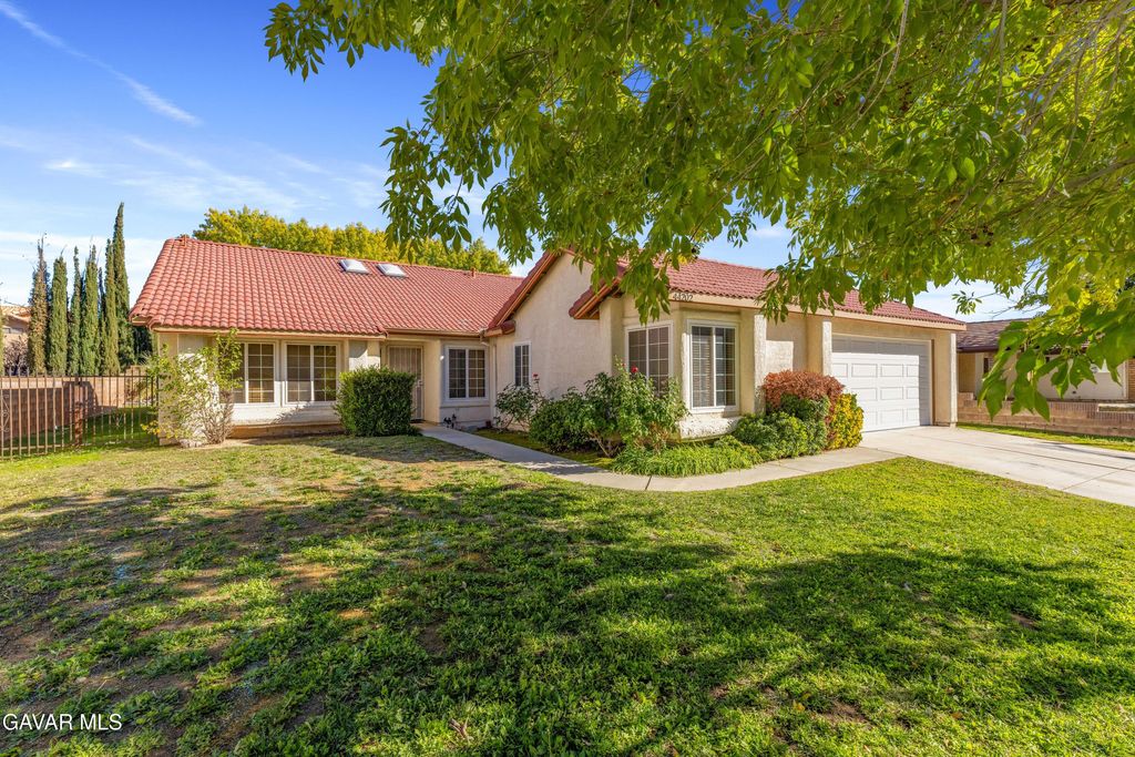 44202 W Halcom Avenue, Lancaster, CA 93536