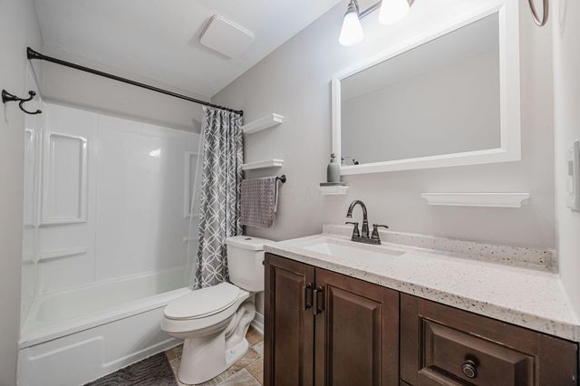 614 Dlyn Street, H14, Columbus, OH 43228