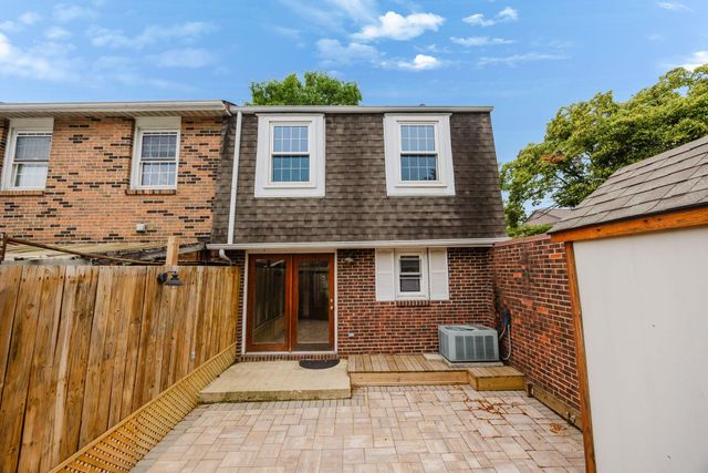 614 Dlyn Street, H14, Columbus, OH 43228