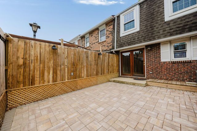 614 Dlyn Street, H14, Columbus, OH 43228
