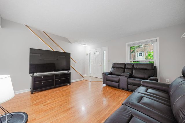 614 Dlyn Street, H14, Columbus, OH 43228