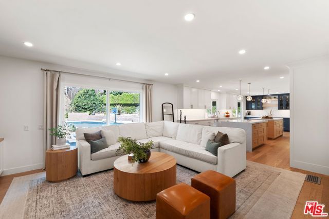 411 Meadowview Drive, La Canada Flintridge, CA 91011