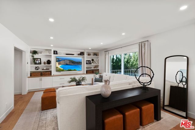 411 Meadowview Drive, La Canada Flintridge, CA 91011