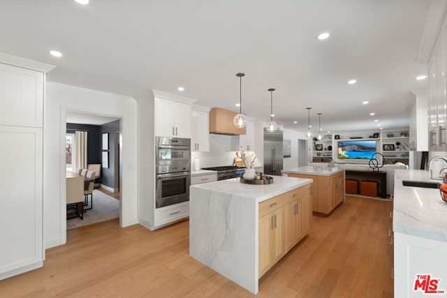 411 Meadowview Drive, La Canada Flintridge, CA 91011