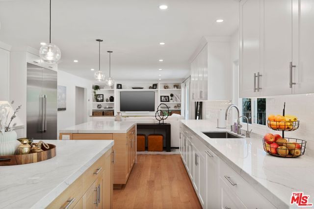 411 Meadowview Drive, La Canada Flintridge, CA 91011