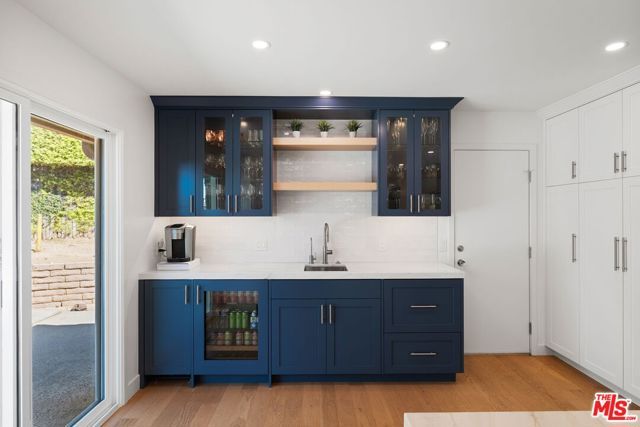 411 Meadowview Drive, La Canada Flintridge, CA 91011