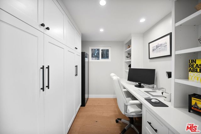 411 Meadowview Drive, La Canada Flintridge, CA 91011