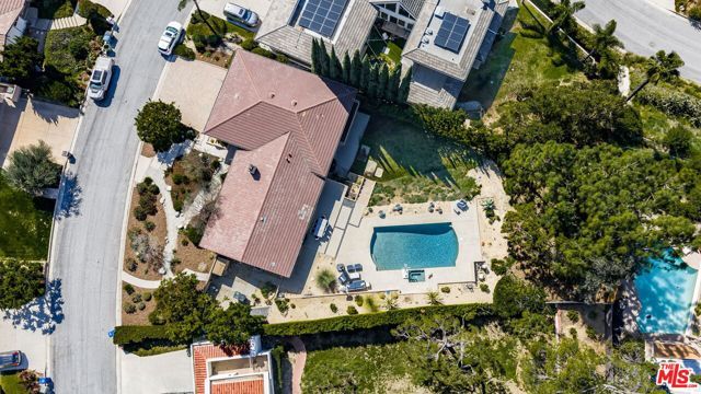 411 Meadowview Drive, La Canada Flintridge, CA 91011