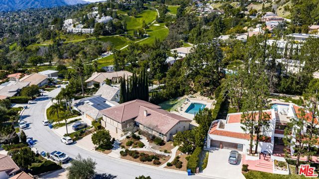 411 Meadowview Drive, La Canada Flintridge, CA 91011