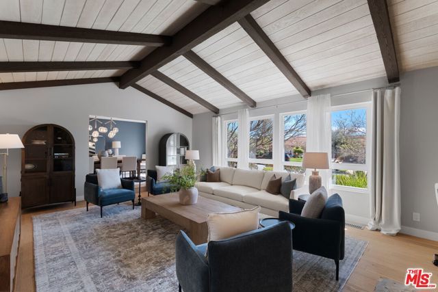 411 Meadowview Drive, La Canada Flintridge, CA 91011